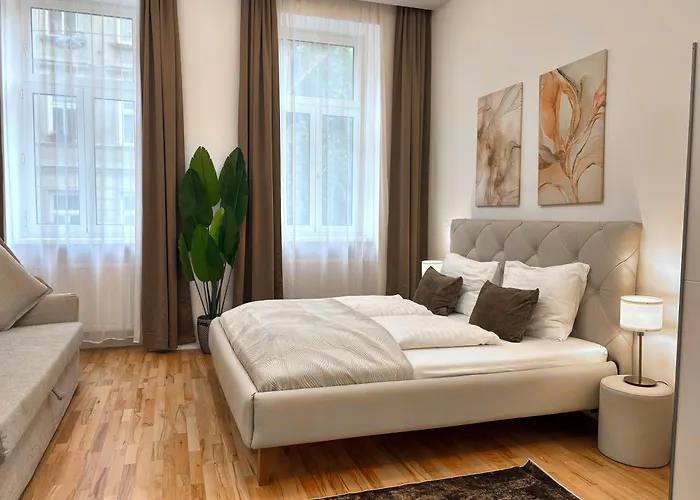Close To Schoenbrunn I Bright Flat, Fast Wifi