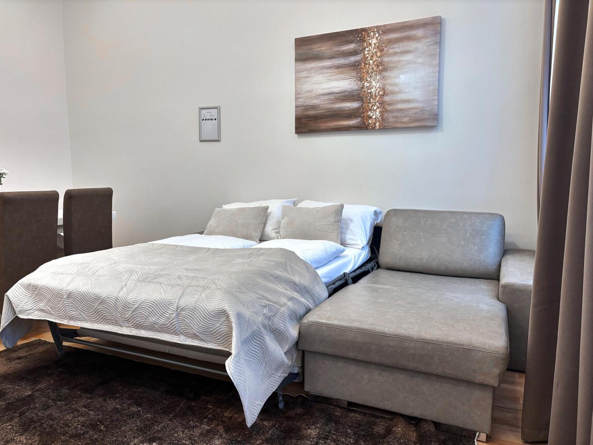 Close To Schoenbrunn I Bright Flat, Fast Wifi *